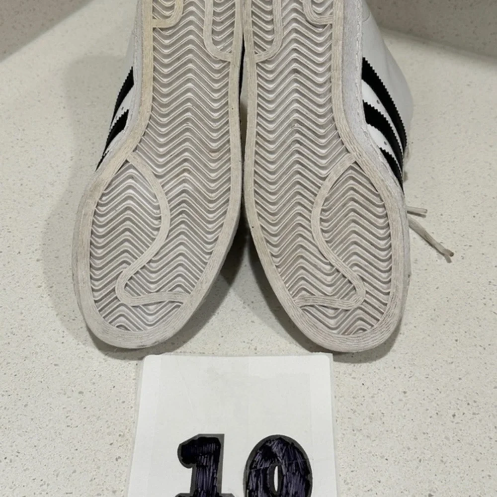 adidas la marque aux 3‎ bandes